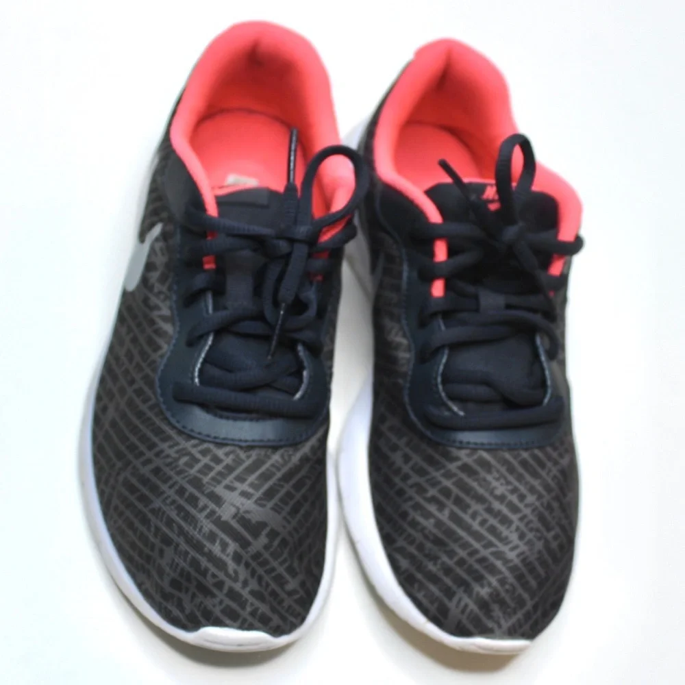 Nike | Pink/Grey Tanjun Print Athletic Running Sneakers